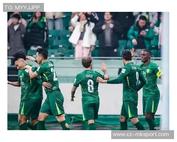 中超联赛第三十轮精彩对决北京国安迎战梅州客家全力争胜 中超联赛第三十轮精彩对决北京国安迎战梅州客家全力争胜