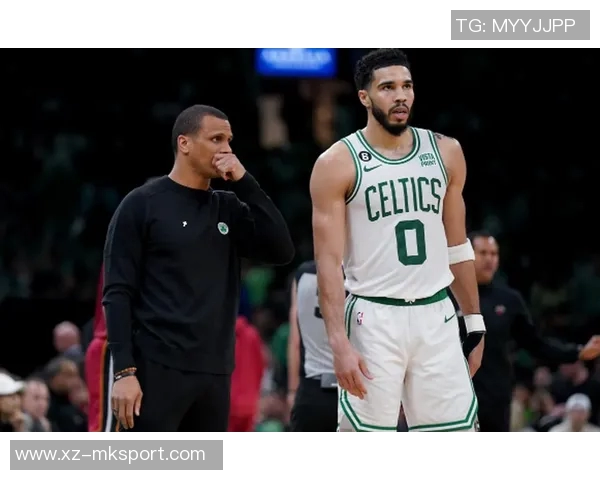 怀特谈马祖拉理念强调多元影响赢球不应以投篮表现自我定义 怀特谈马祖拉理念强调多元影响赢球不应以投篮表现自我定义